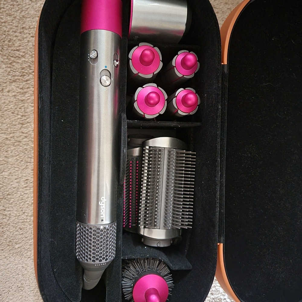 LIKE NEW Dyson Airwrap